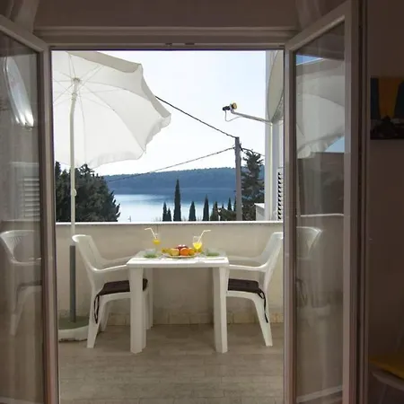 Sea View With Kitchen, Balcony&air Condition