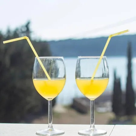 Sea View With Kitchen, Balcony&air Condition