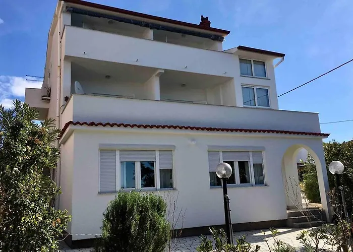 Sea View With Kitchen, Balcony&air Condition