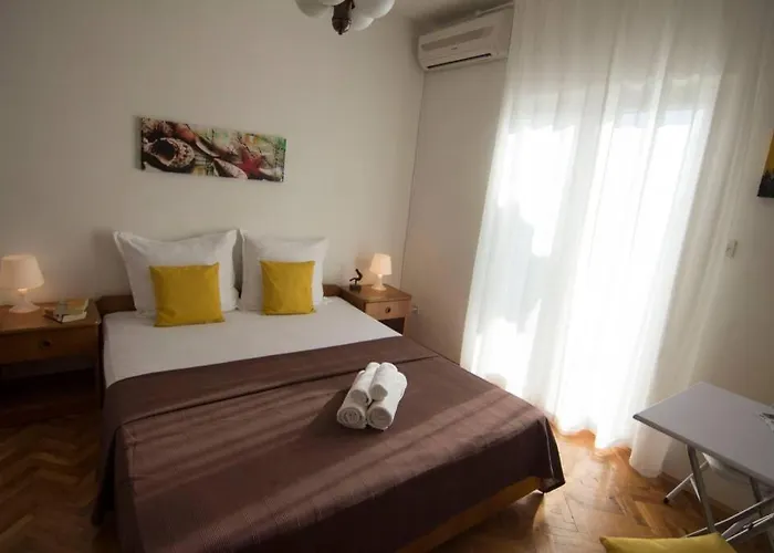 Sea View With Kitchen, Balcony&air Condition