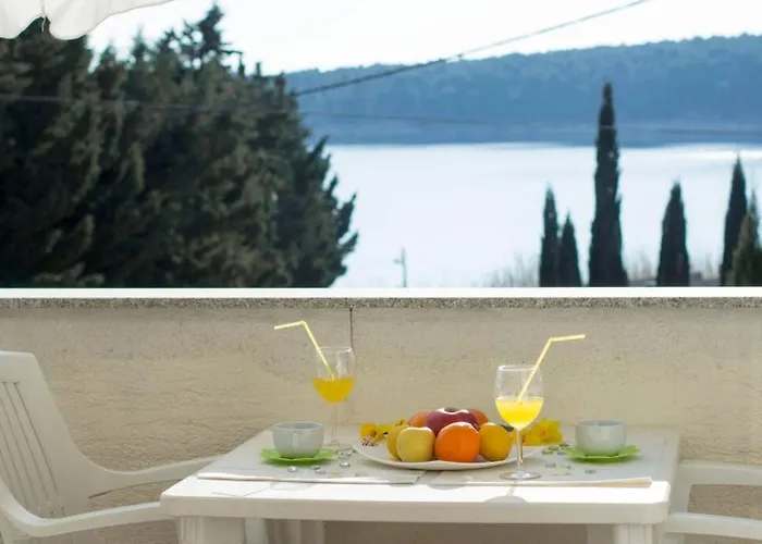 Sea View With Kitchen, Balcony&air Condition Apartament