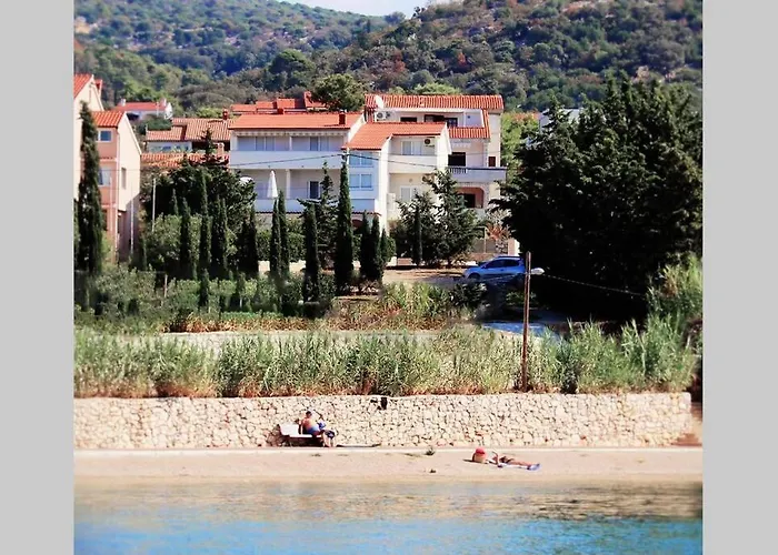 Sea View With Kitchen, Balcony&air Condition Apartament Barbat na Rabu